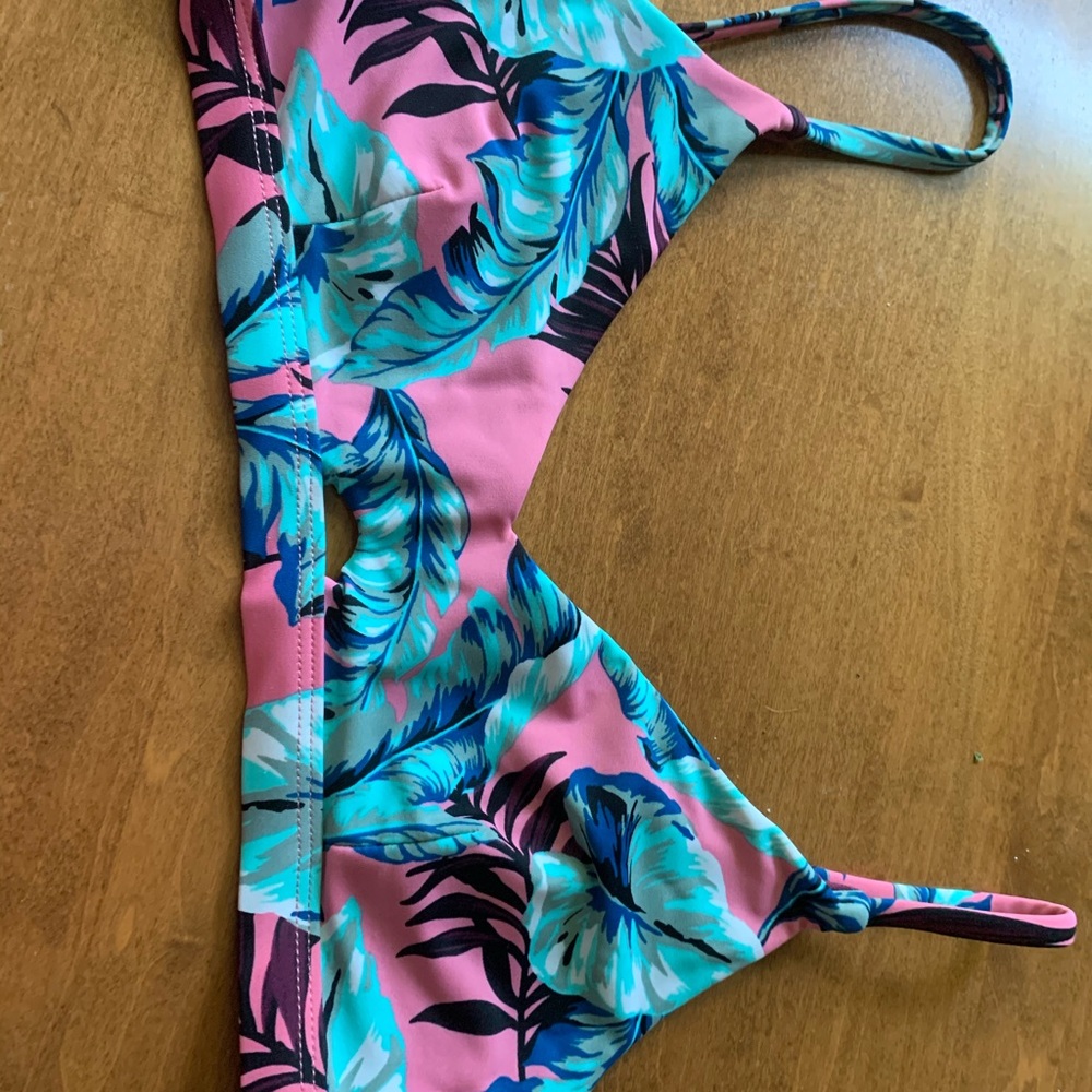 Colorful bikini - Picture 3 of 4